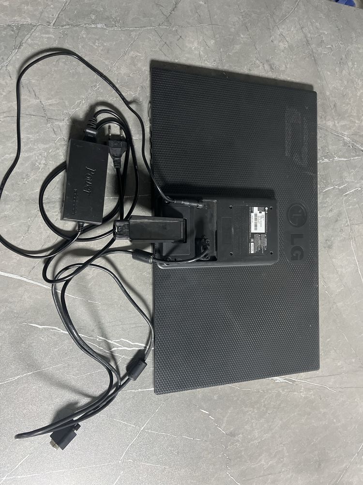 Монито LG 22m38a