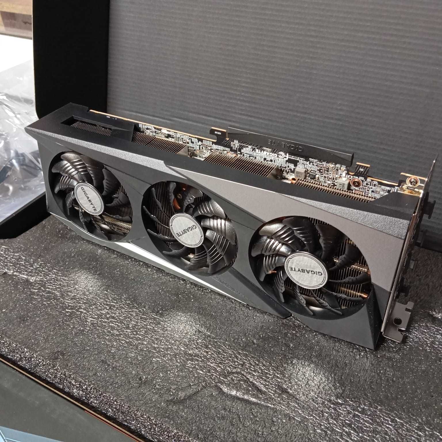 Видеокарта Gigabyte Radeon RX 6700 XT Gaming OC 12G