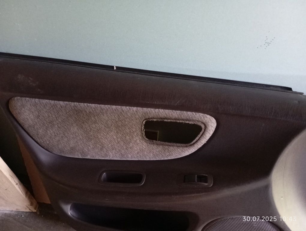 Продам дверные карты toyota ed / exiv
