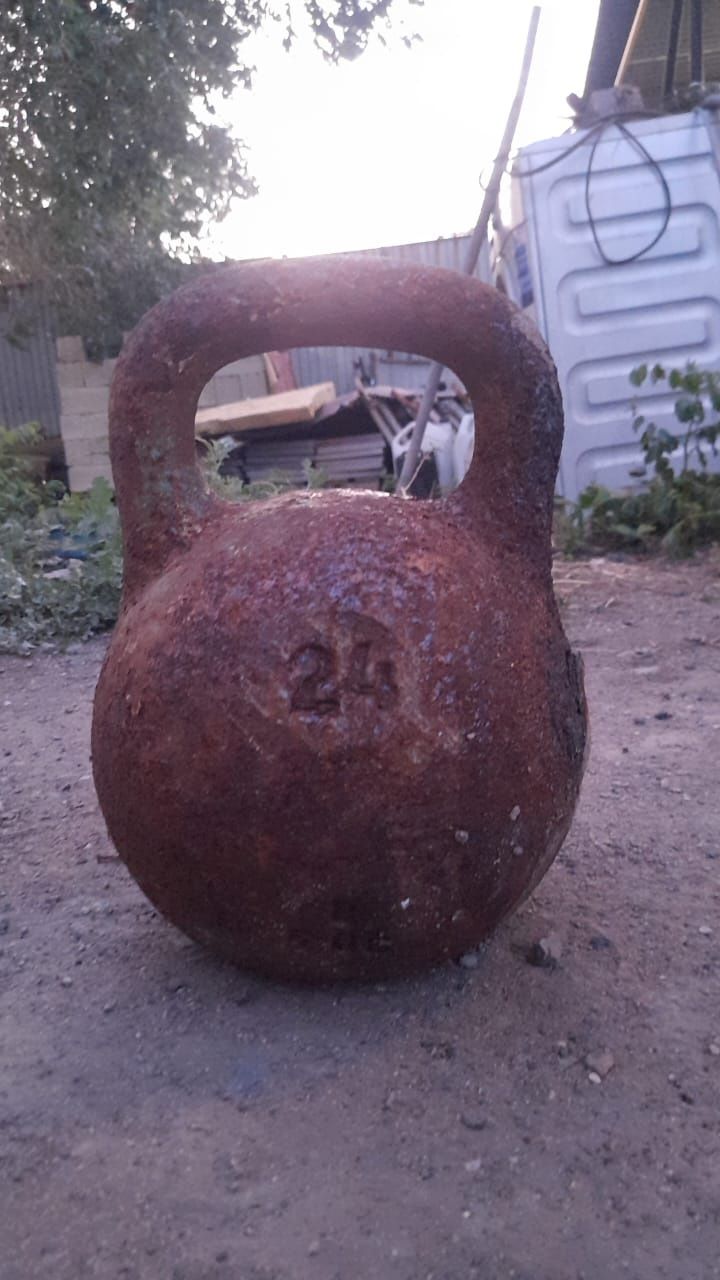 Продам гиру и гантели