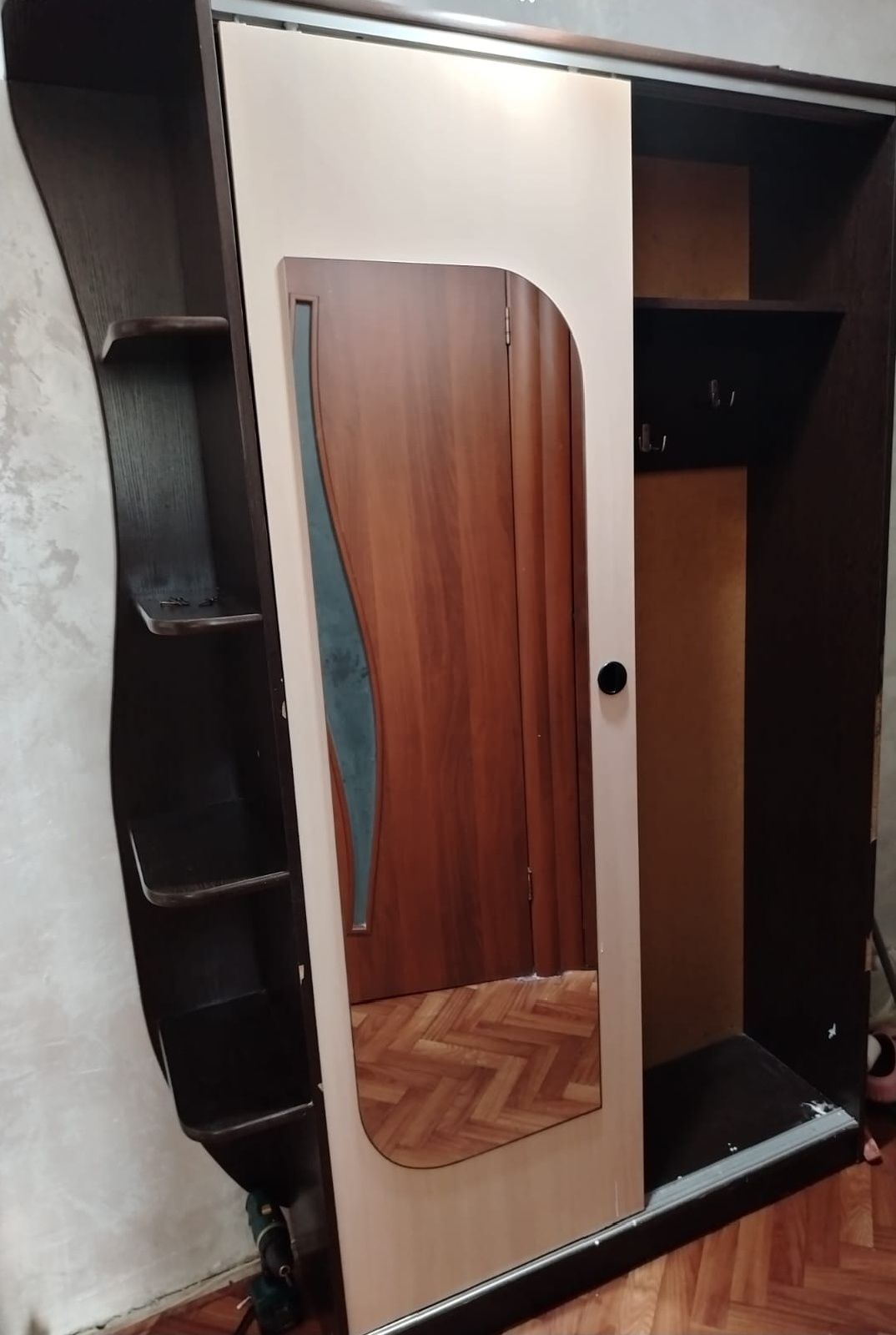 Прихожая для одежды и обуви
