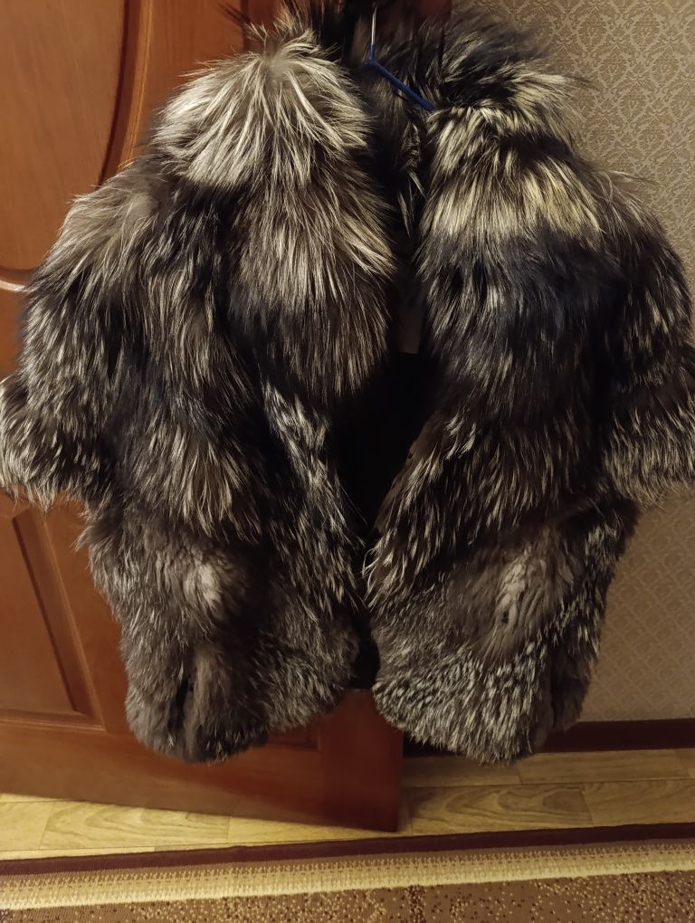 Шапка и безрукавка из песца