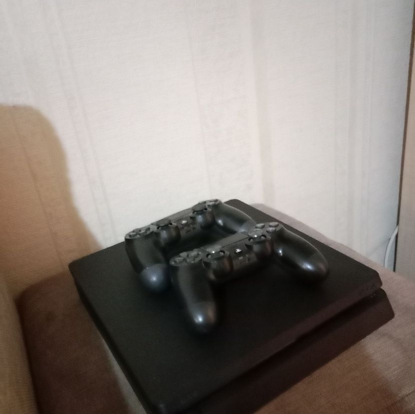 Sony Playstation 4 Slim 1 Tb