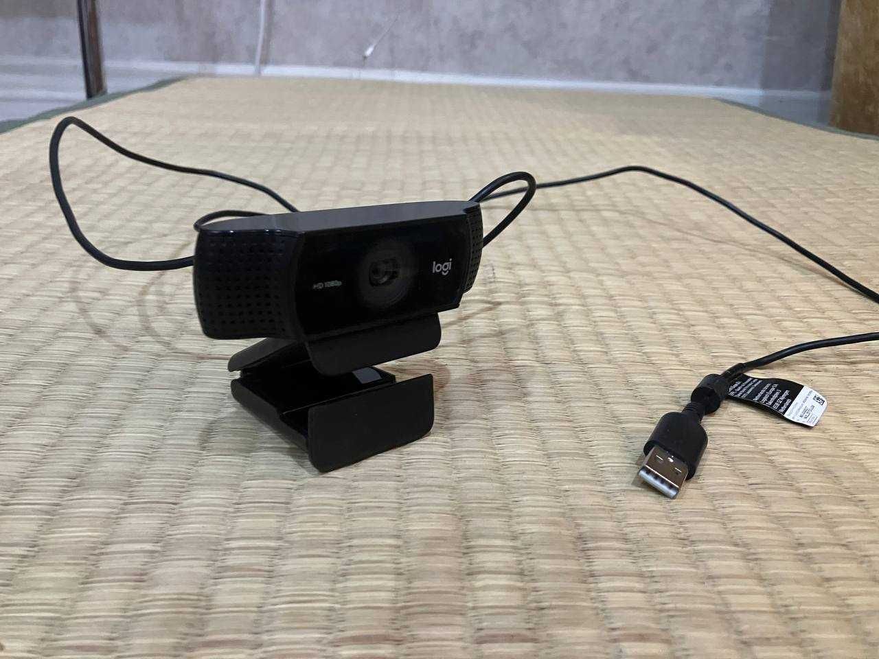 Продам Веб камеру Logitech C920 и С922