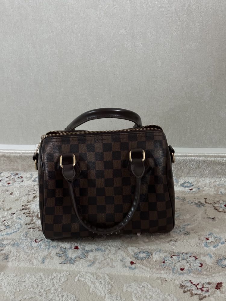 Продам сумочку б/у