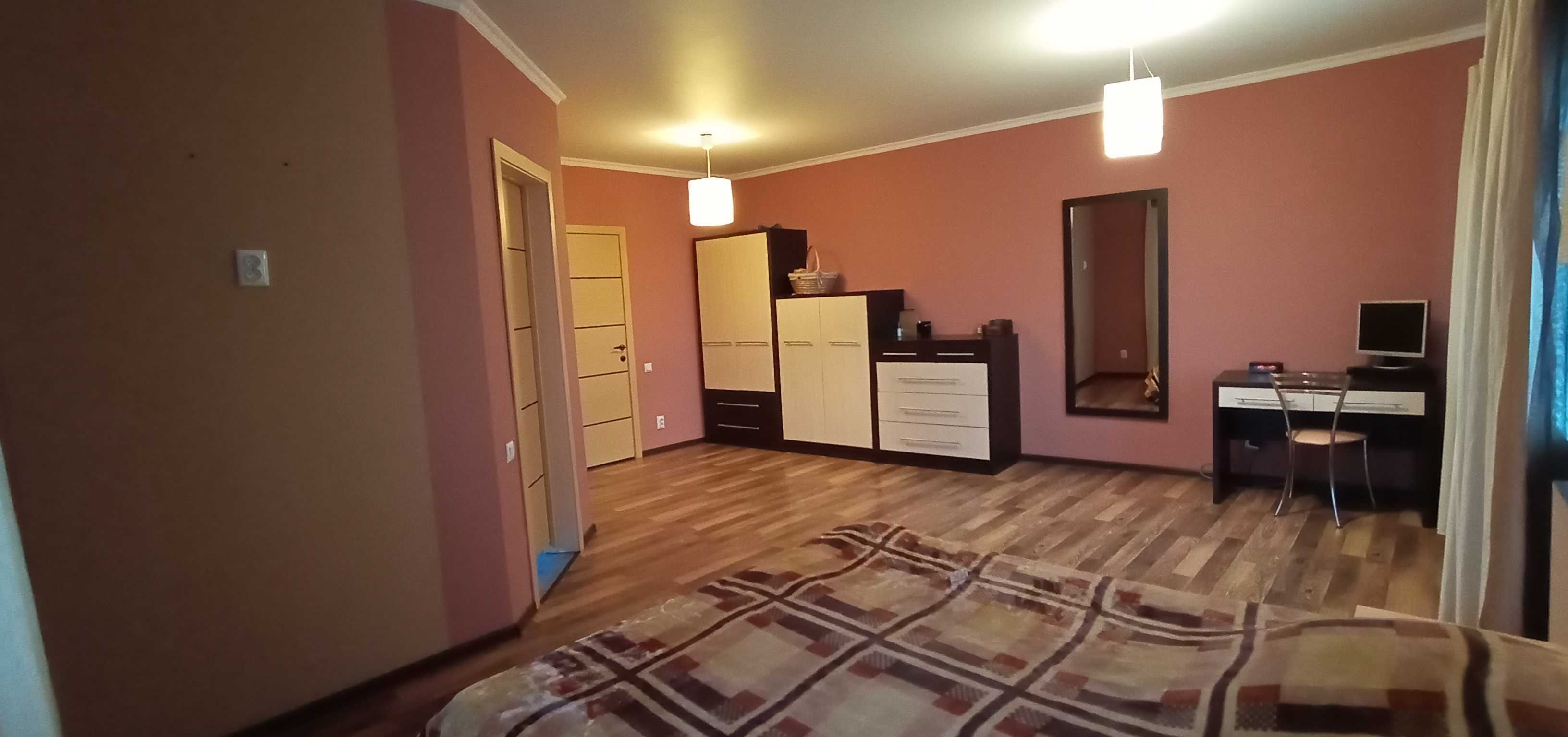 Продам трехэтажный коттедж