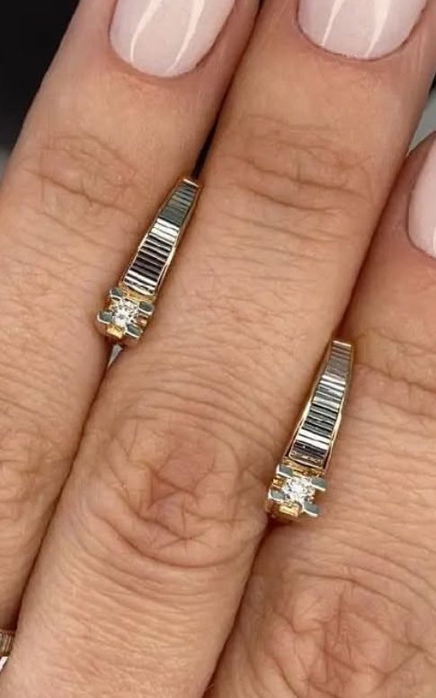 Серьги золотые с бриллиантами