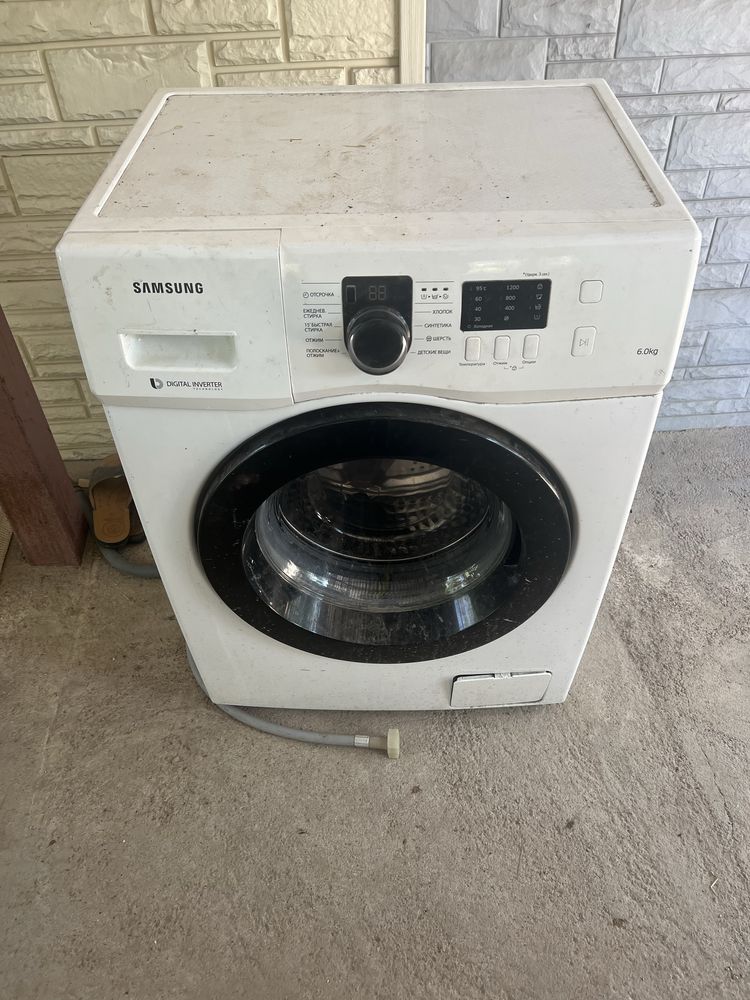 Продам стеральную машинку  срочно