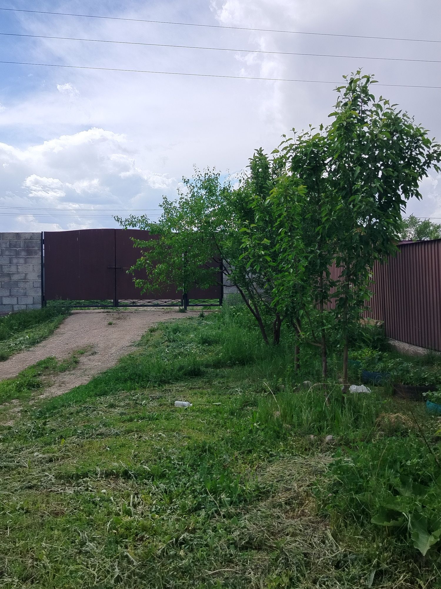 Уй сатылады 6 бөлмелі 124кв.м