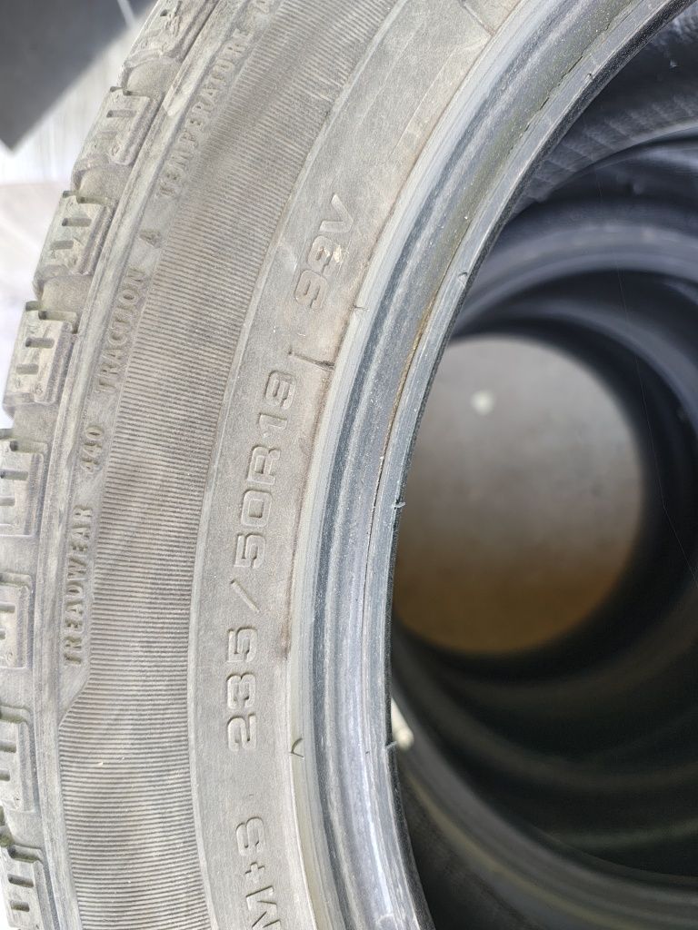 Goodyear efficient grip suv 235/50/19