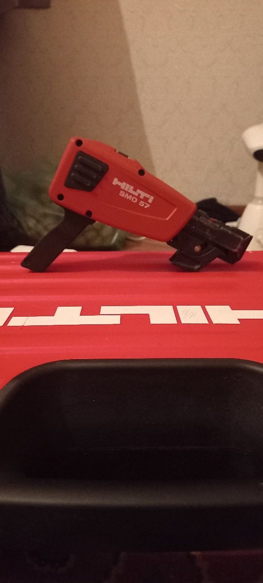 HILTI Шурупаверт и дрель, жағдайы жақсы.