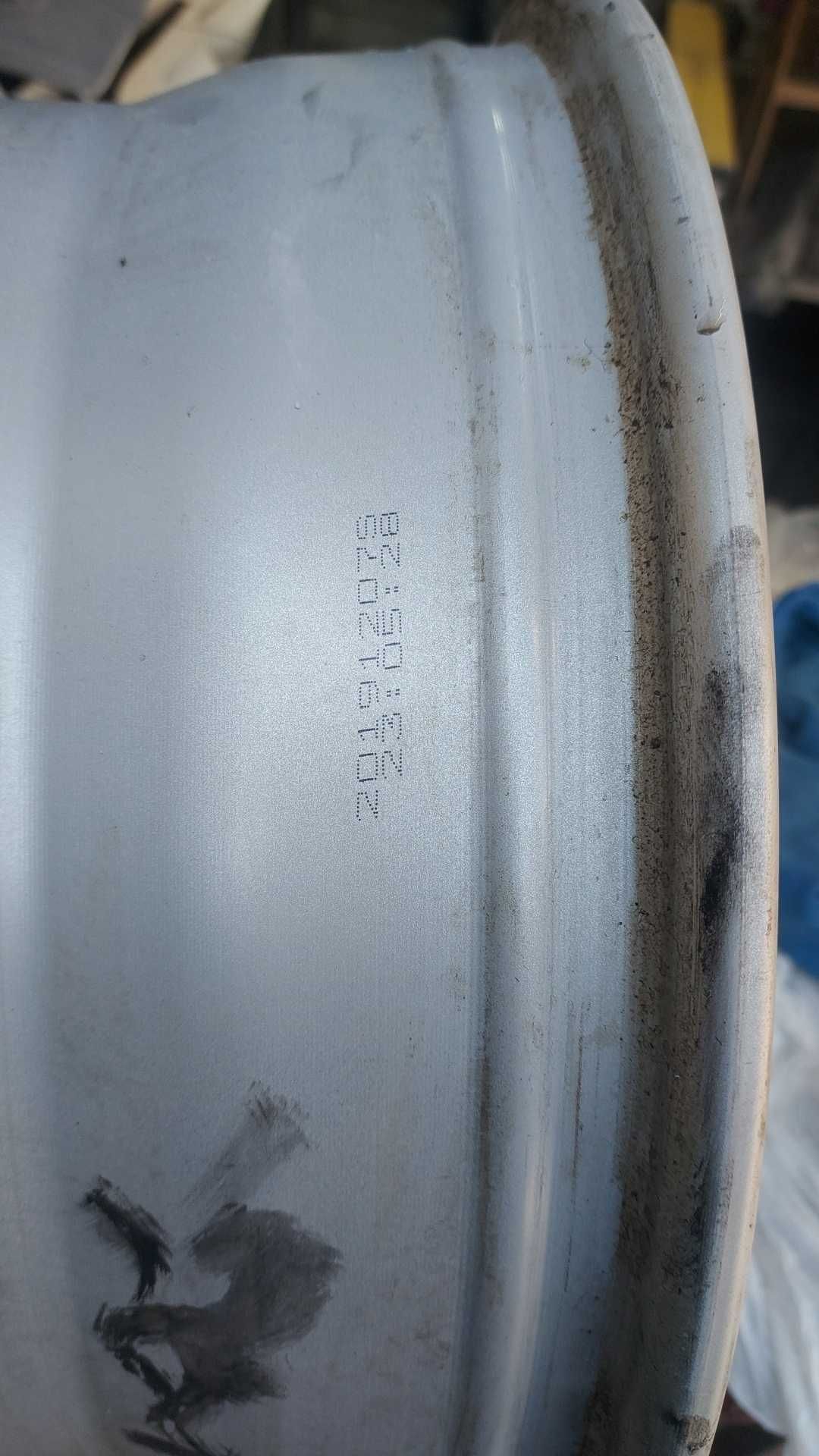 Титанка от Kia K7 родня Хундай  1шт