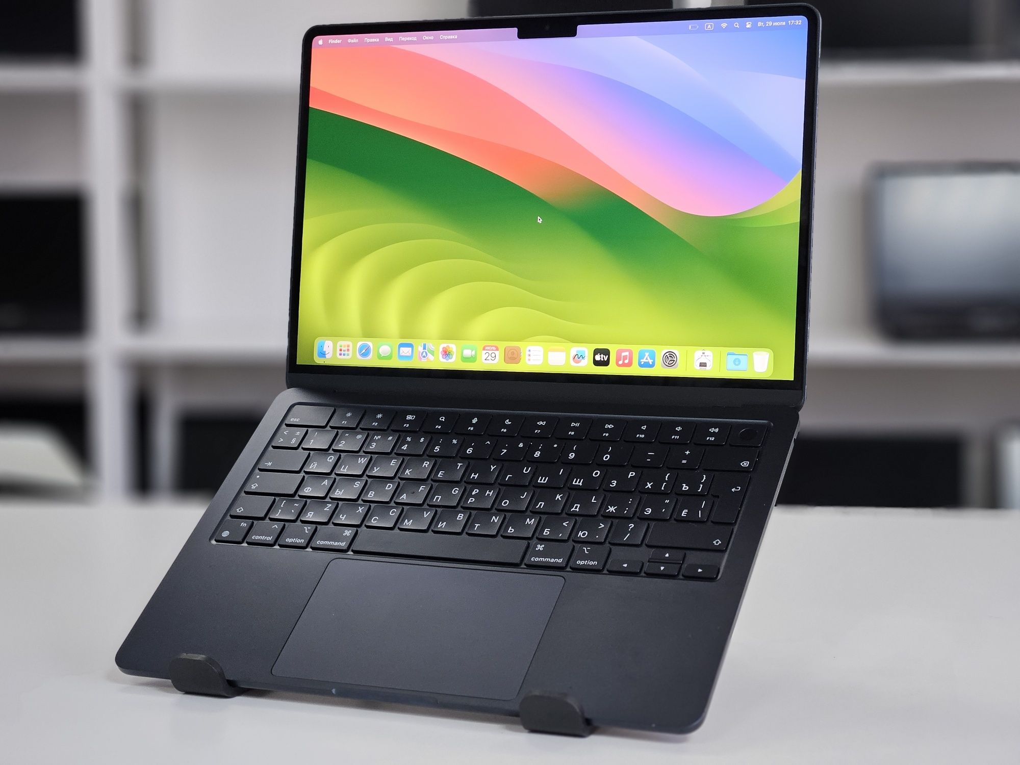 Шикарный ноутбук Macbook air 13 2022 - M2/8GB/256GB/GPU M2 151Цикл/98%