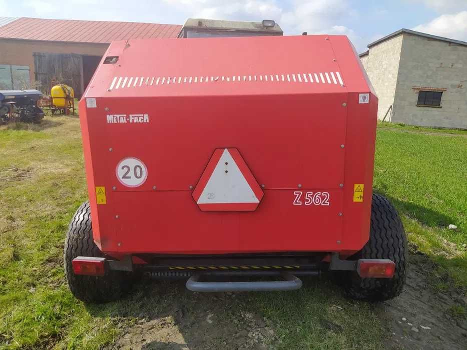 Пресс-подборщик польский Metal-Fach z562