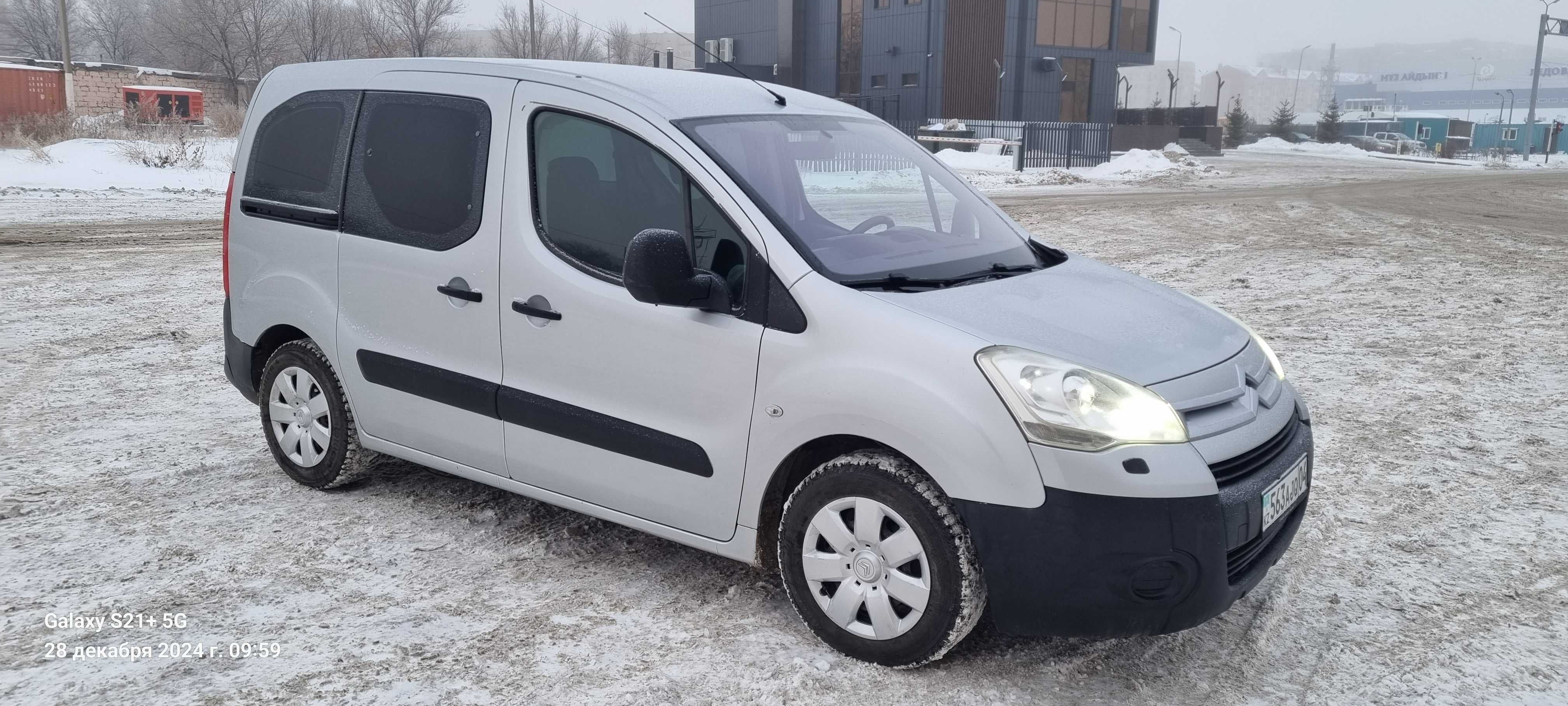 Продам авто Citroen Berlingo 2009 года
