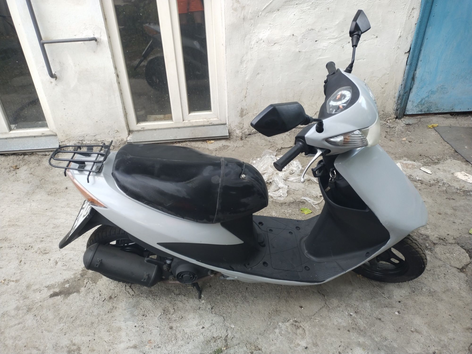 Suzuki address v50