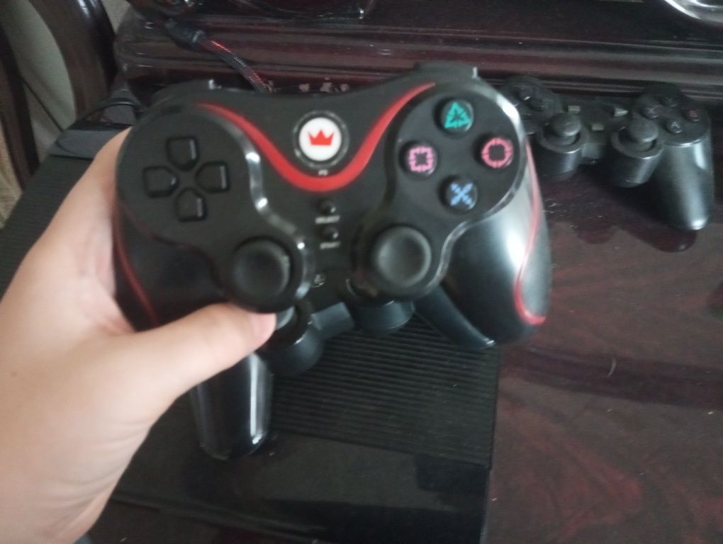 Продаю Playstation 3 super slim