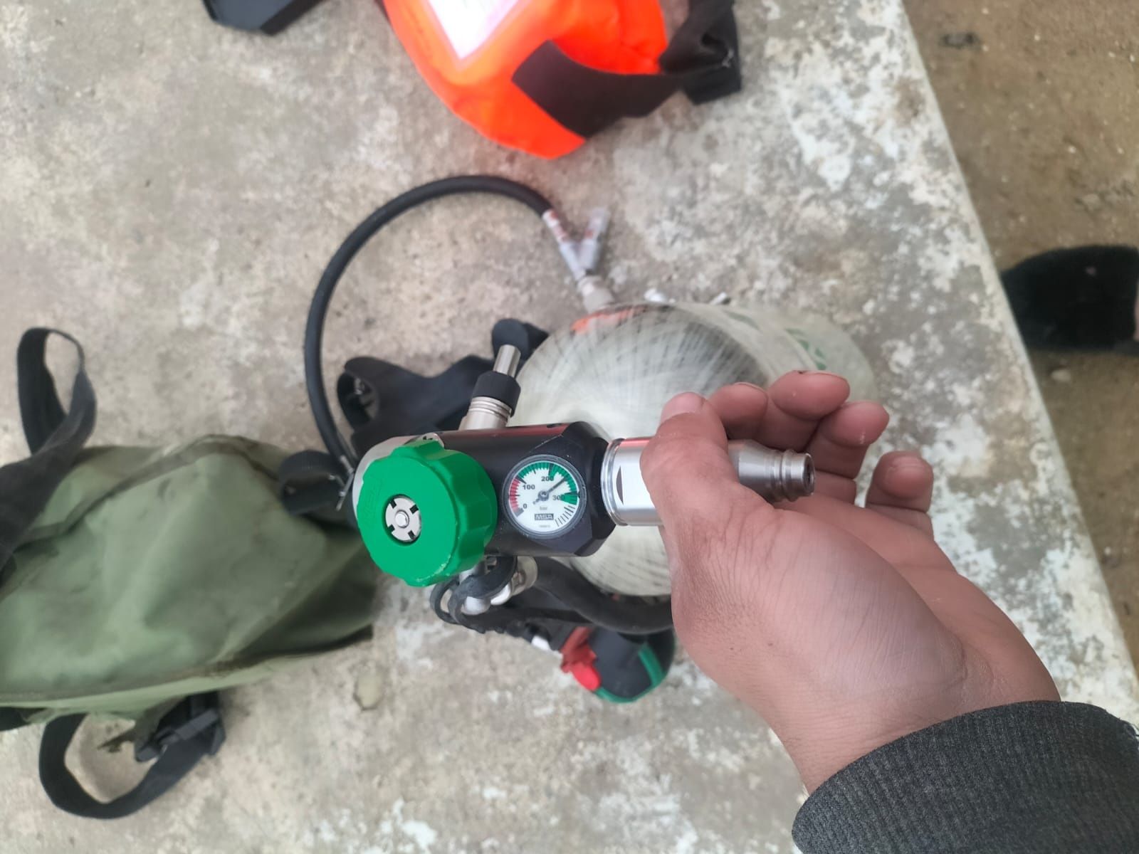 Дыхательный аппарат со сжатым воздухом Dräger