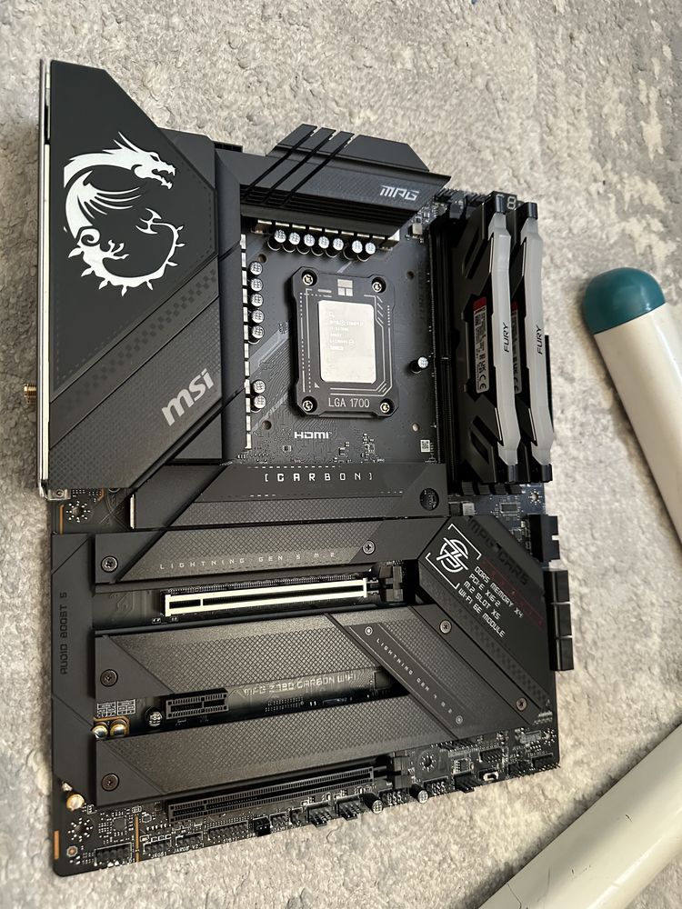 материнская плата MSI Z790 CARBON Wi-FI