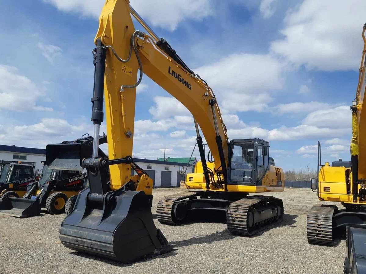 Карьерный экскаватор LiuGong CLG 936E ковш 1.9 куб