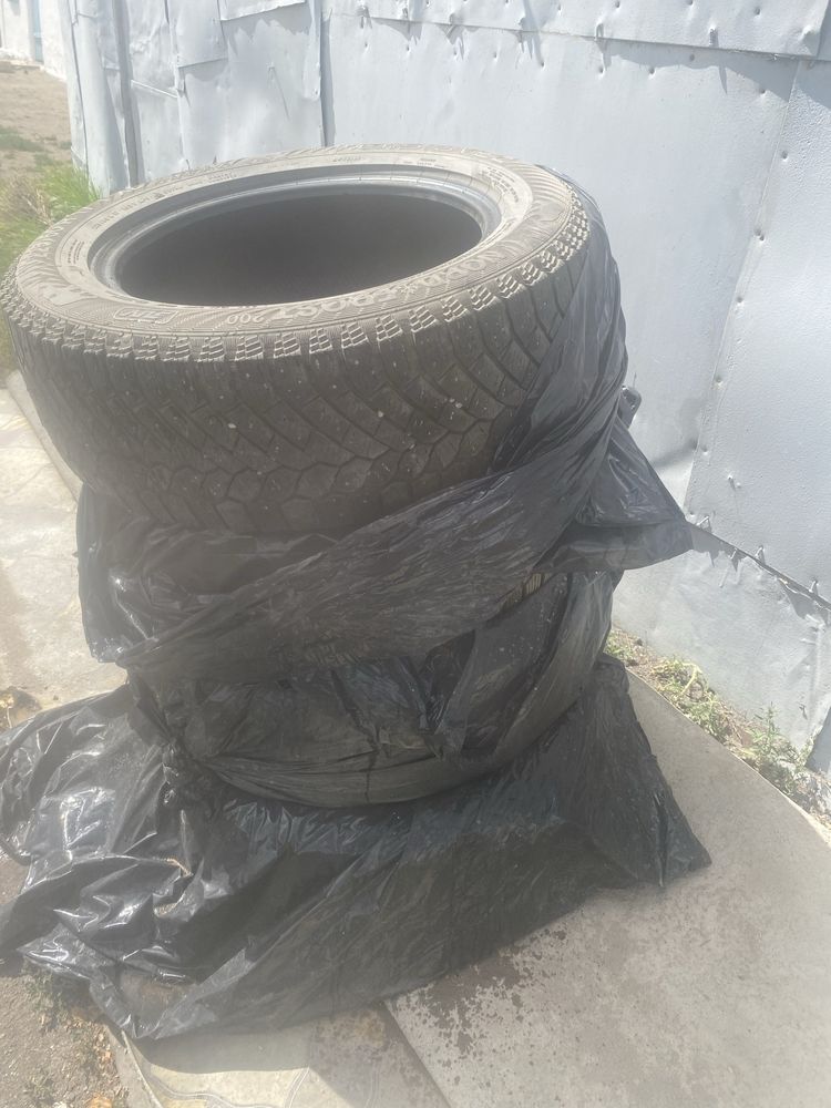 Продаю шины 17 размера