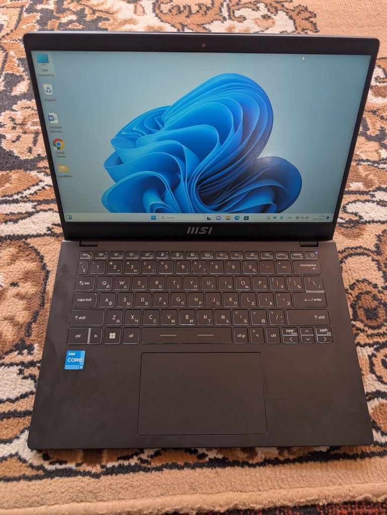 Ноутбук MSI 8/256gb