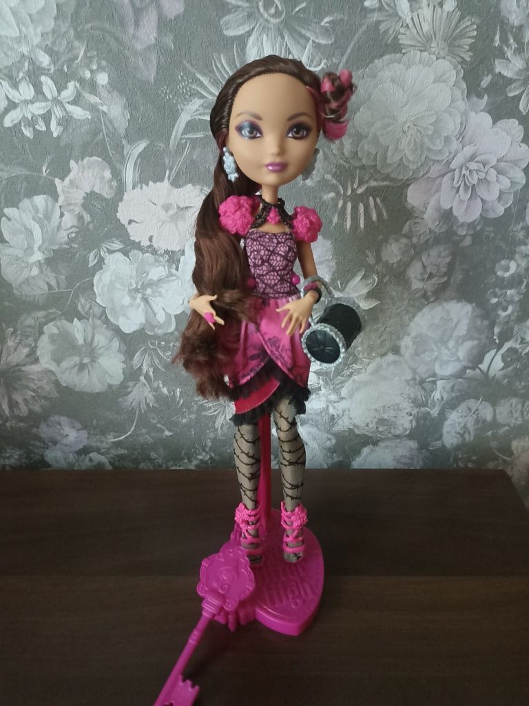 Продам куколку Ever After High