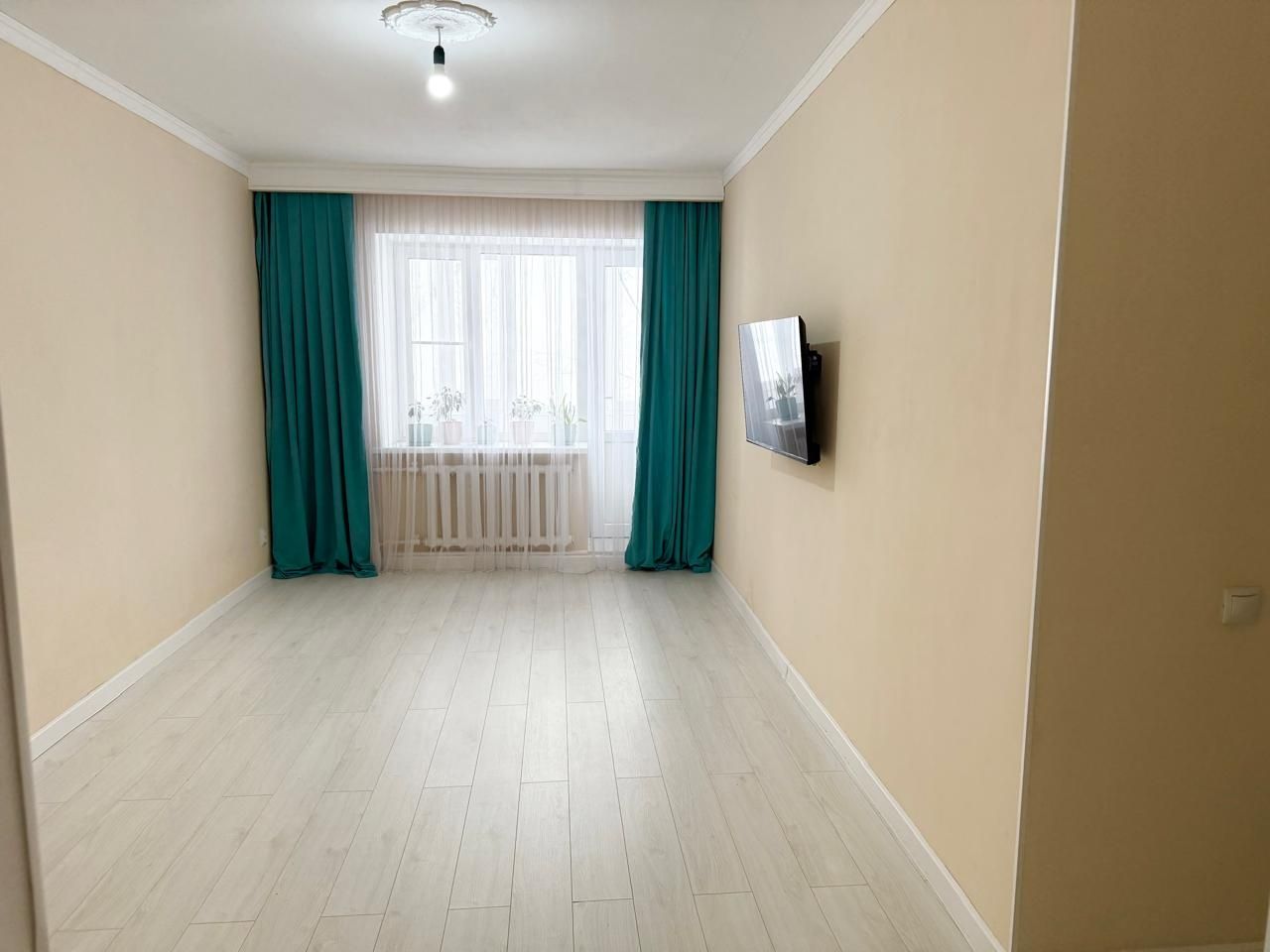 Продам 3х комнатную квартиру в бадамше