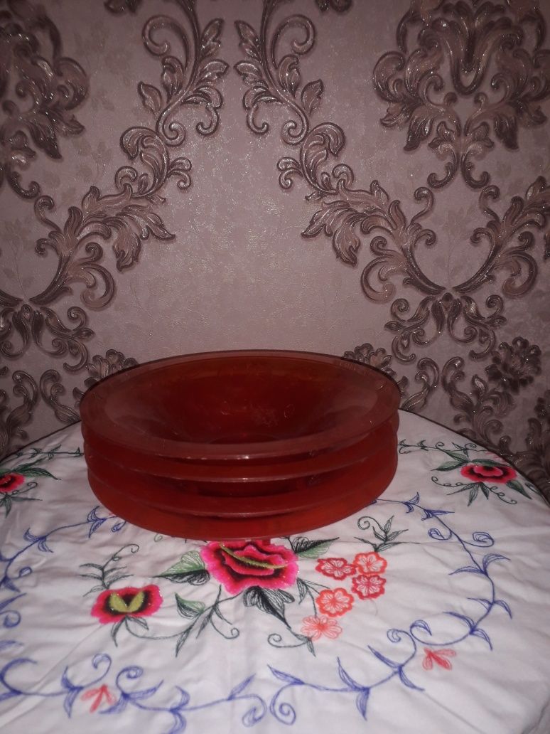 Продам новые вазочки и столовые ложки.