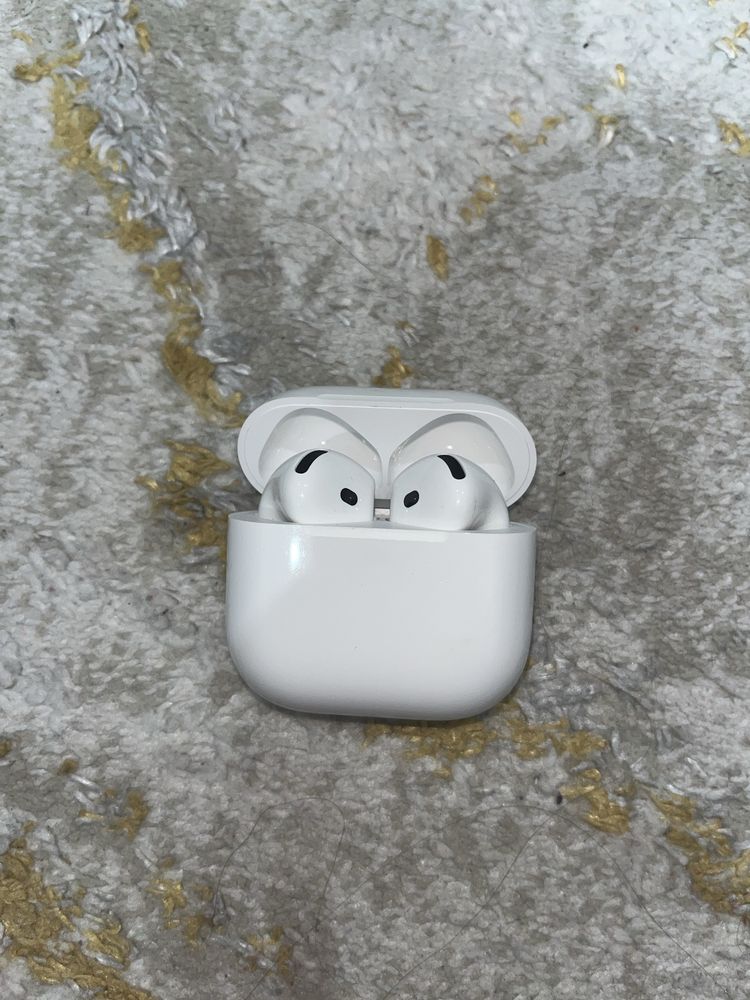 Наушники AirPods 4