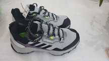 Продам новые кроссовки adidas terrex ax4 w