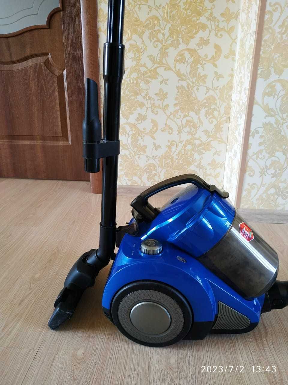 Пылесос artel в ХОРОШЕМ  состоянии