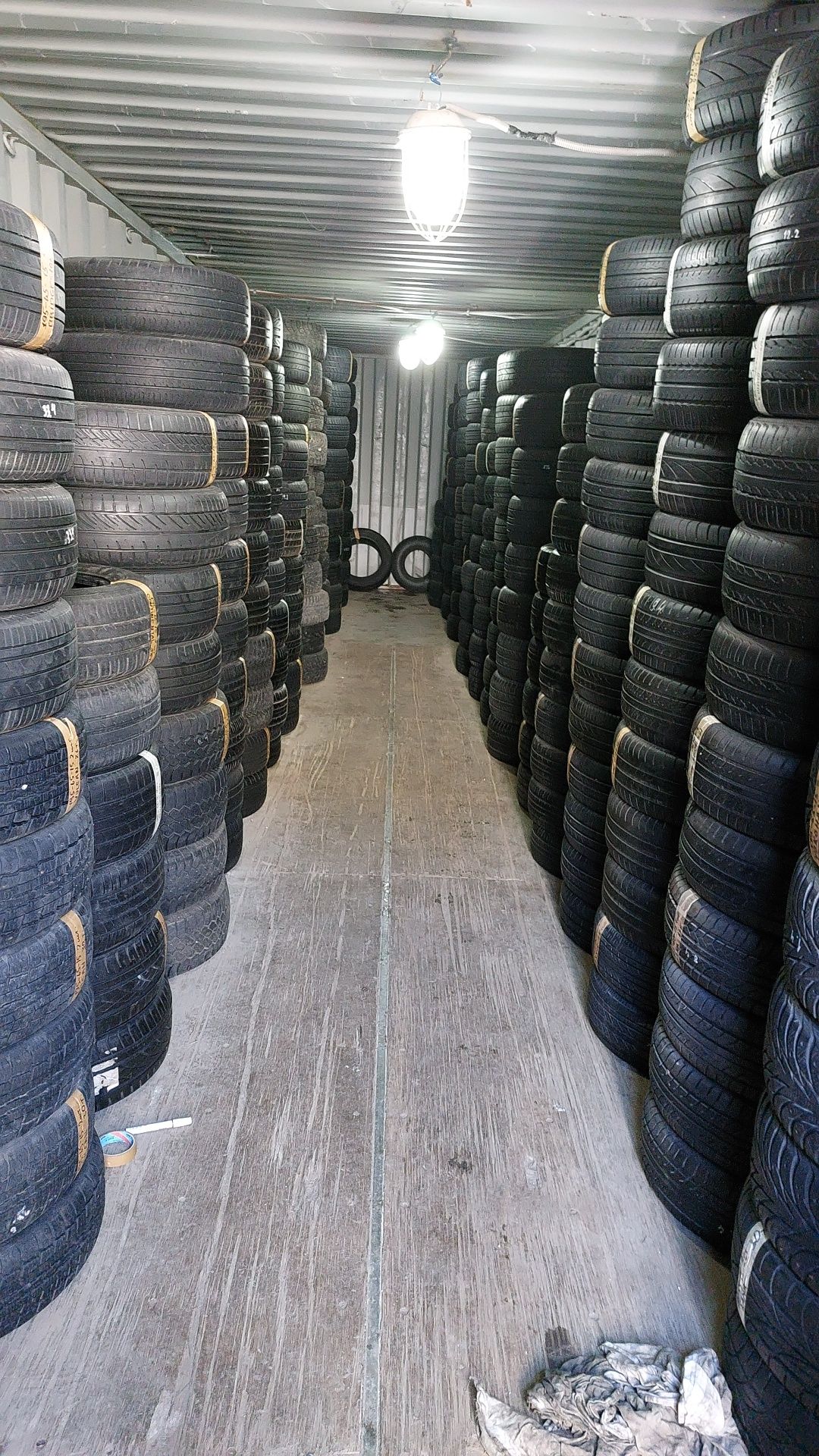 Продам резину 155/65/13 4шт.CONTINENTAL.50000тг. В хорошем состоянии.
