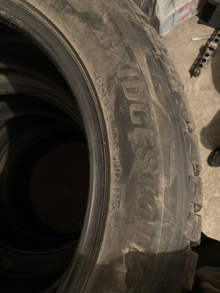Зимние шины 285/50/20 Bridgestone Blizzak