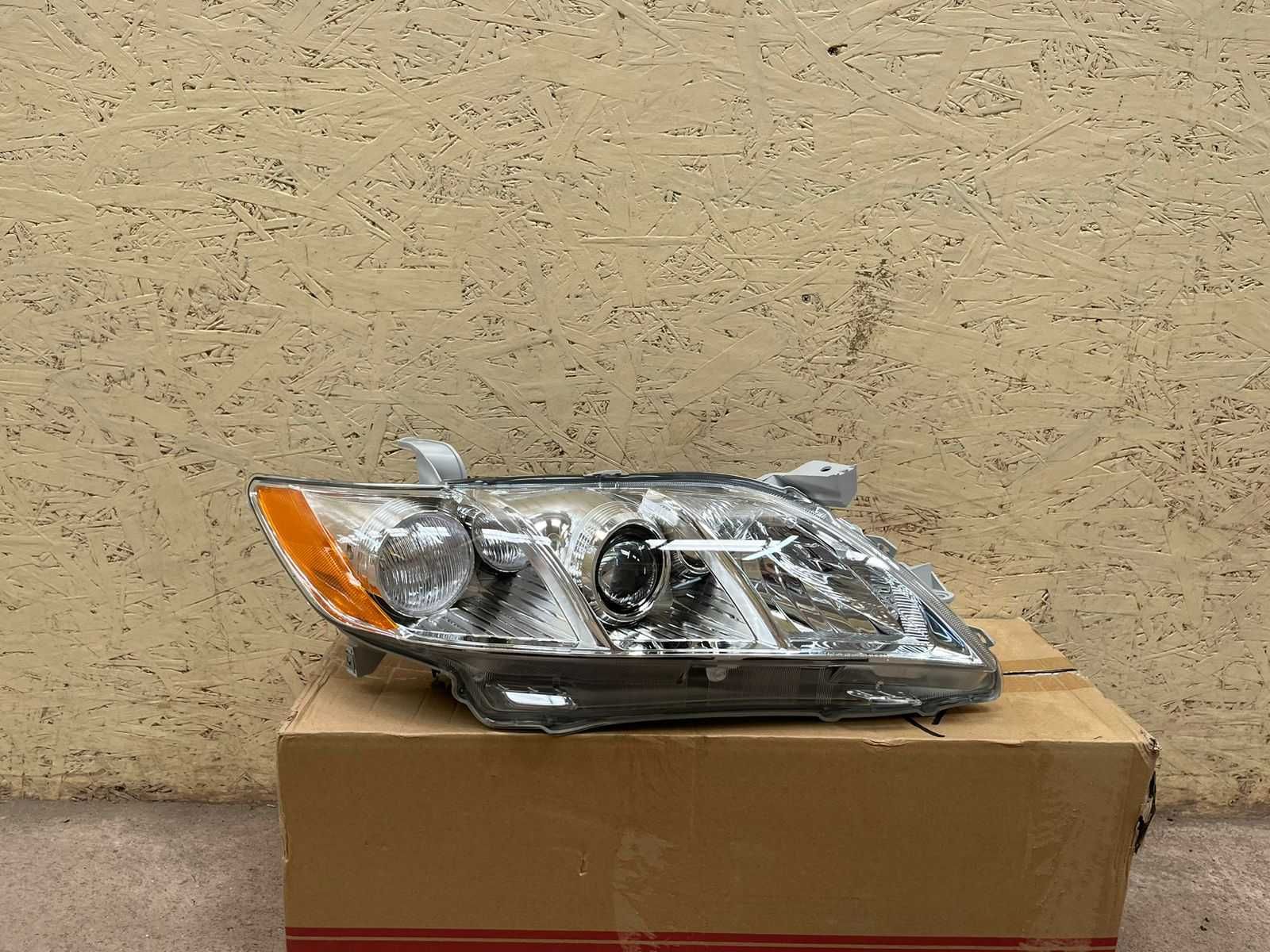 Фара на Toyota Camry 40 / Тойота Камри 40