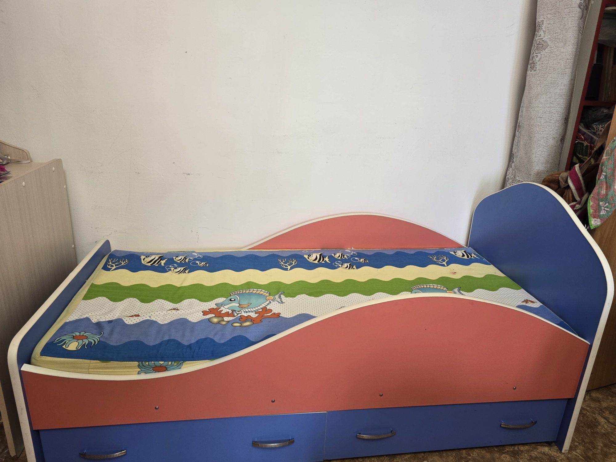 Продам кровать детскую