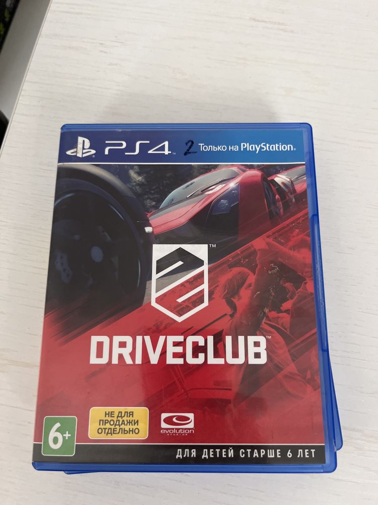 Продаю playstation 4 slim 1tb