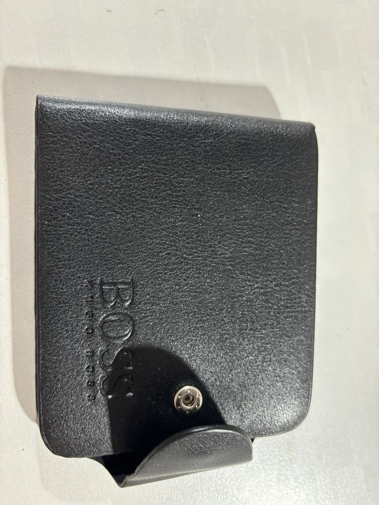 Продам новый портмоне hugo boss черный