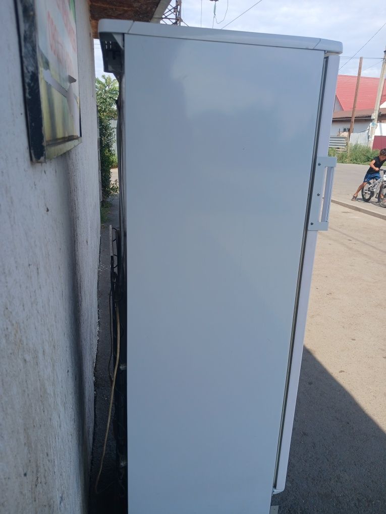 Продается холодильник