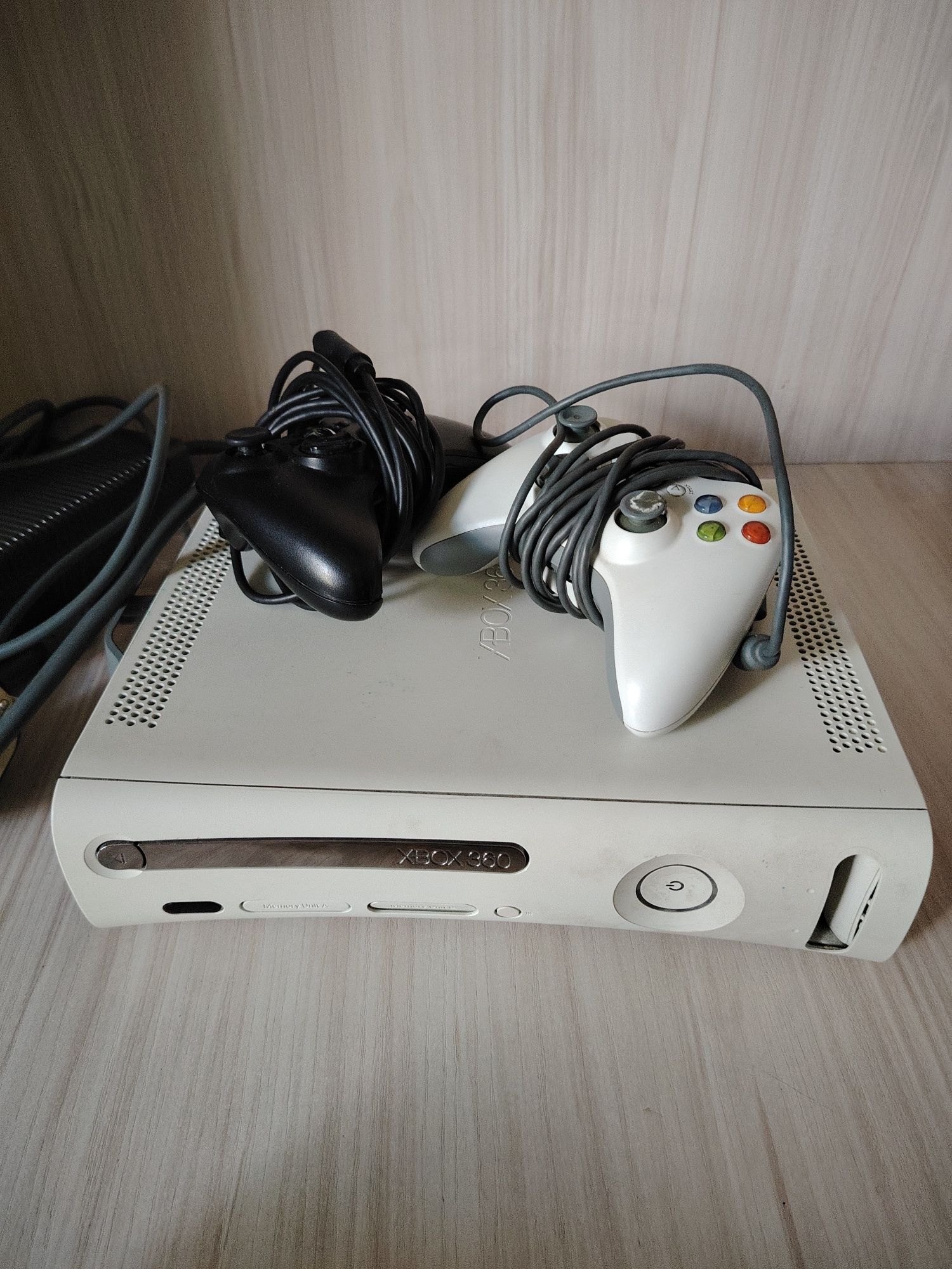 Срочно продам хbox 360
