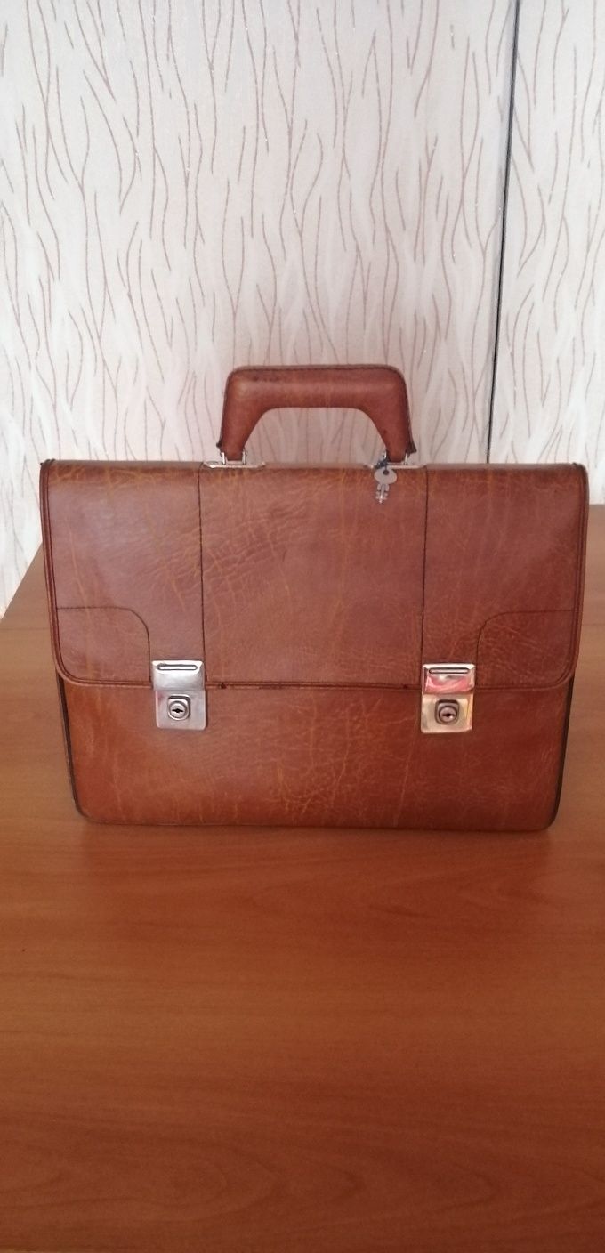 Продам саквояж, дипломат и портфель