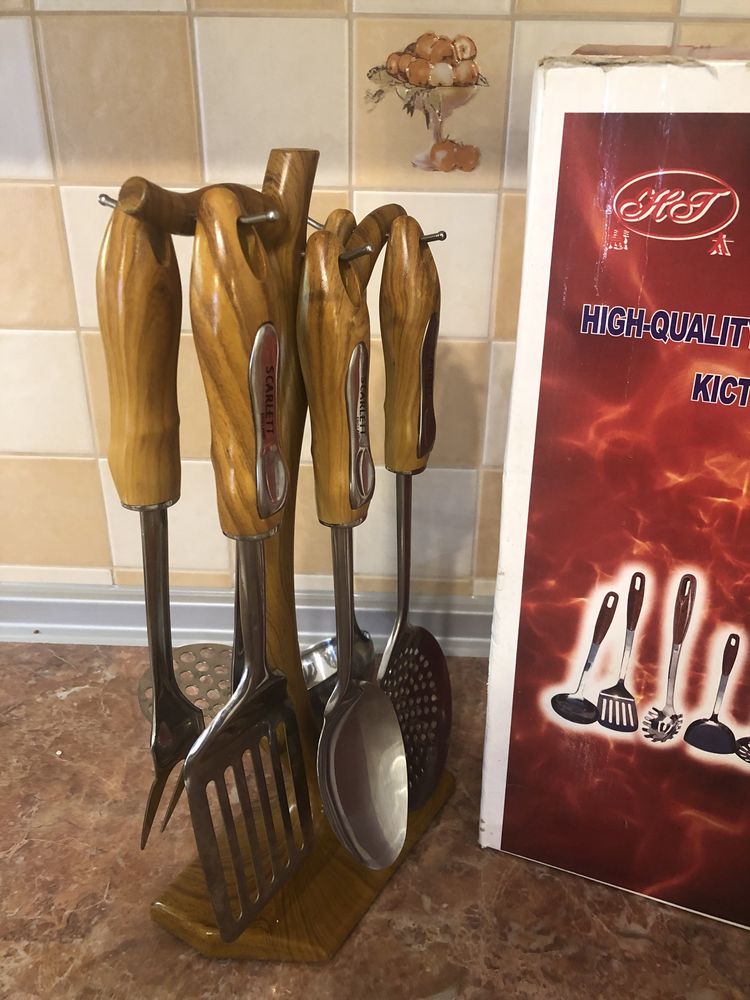 Продам набор из кухонных предметов