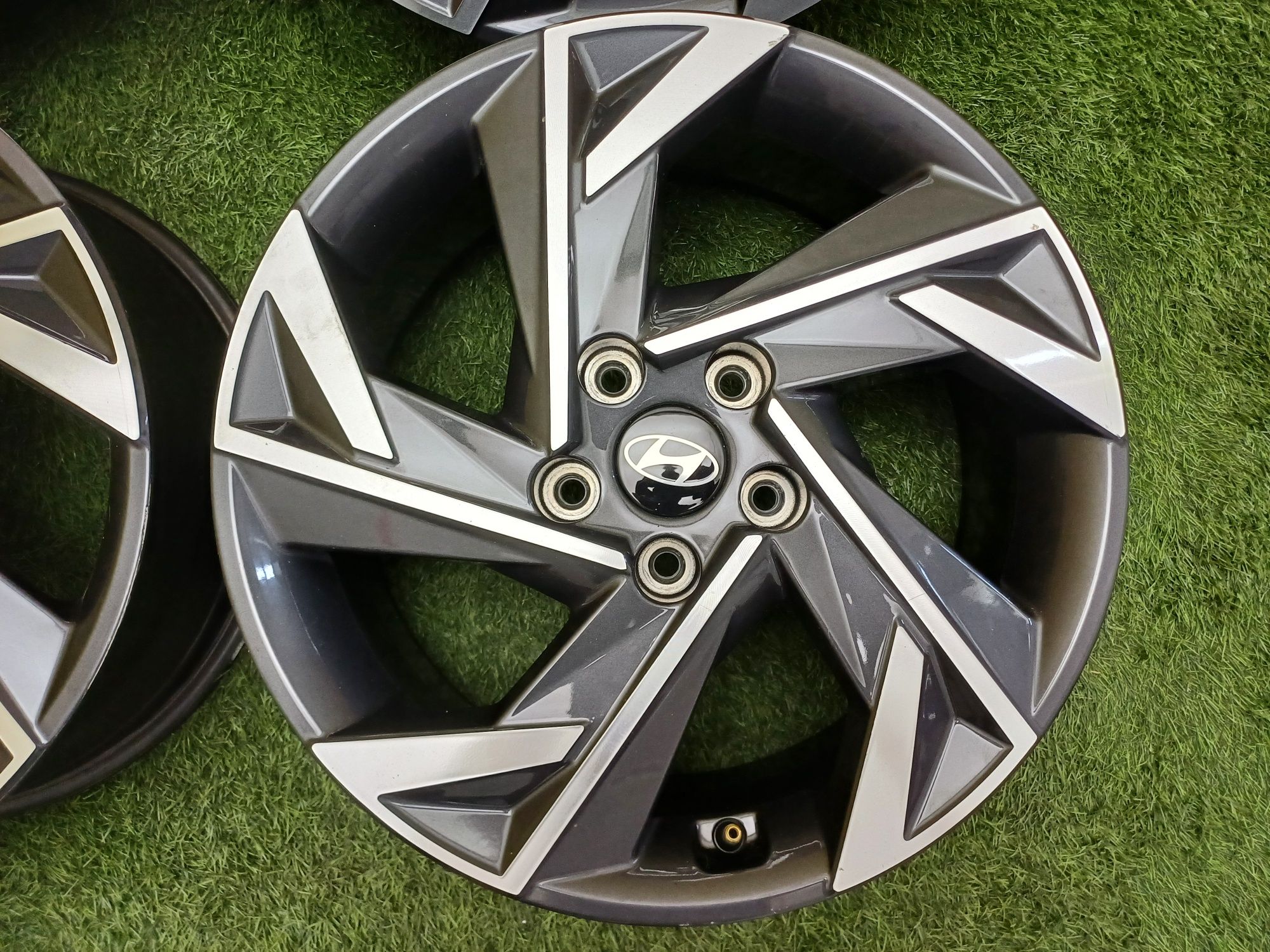 Диски R17 5×114.3 на Hyundai и другие.