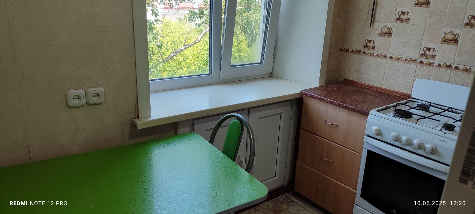 Продам 2х комн.район восхода,либо на 3х с моей доплатой,или на дом