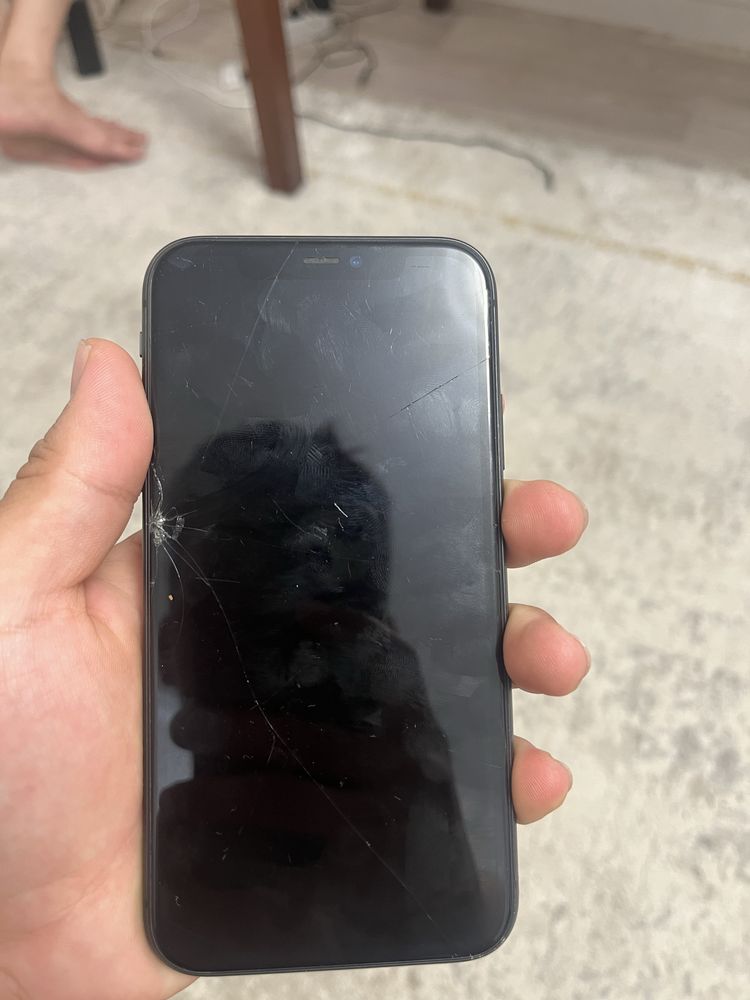 Iphone 11 черный продам