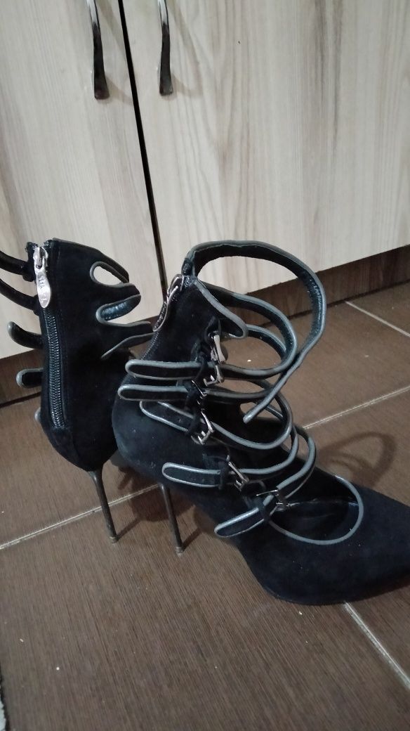 Продам обувь женскую