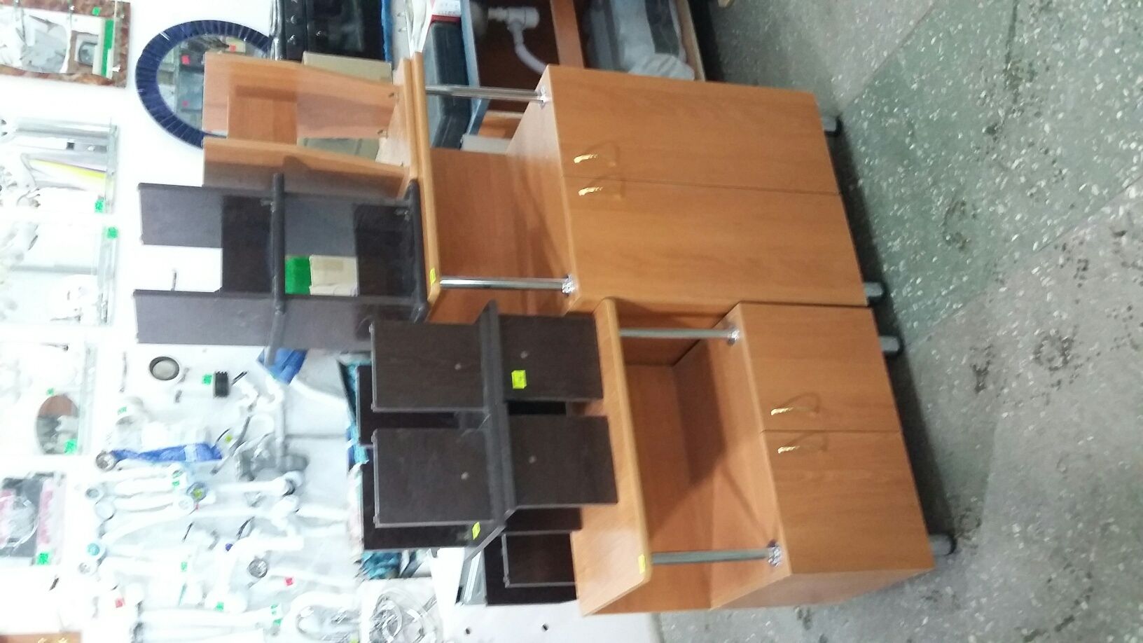 Продам вешалки для прихожей