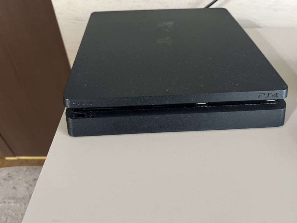 Playstation 4 slim 1tb