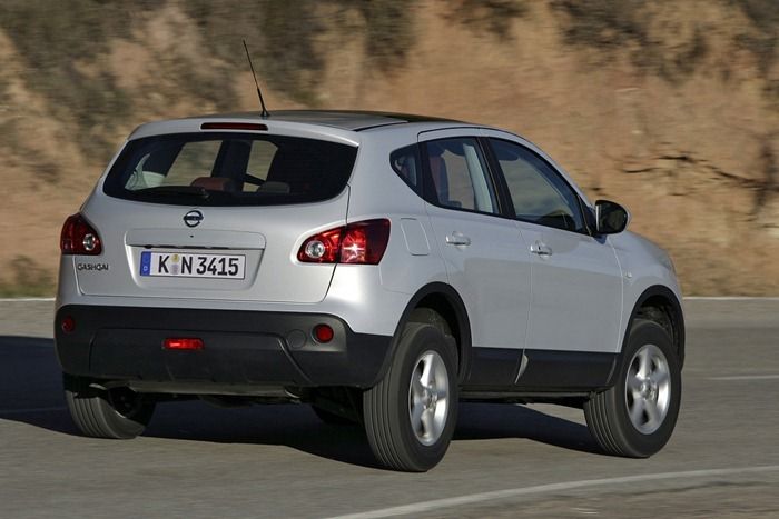 Бампер задний на Nissan Qashqai 07-10 Ниссан Кашкай 07-10