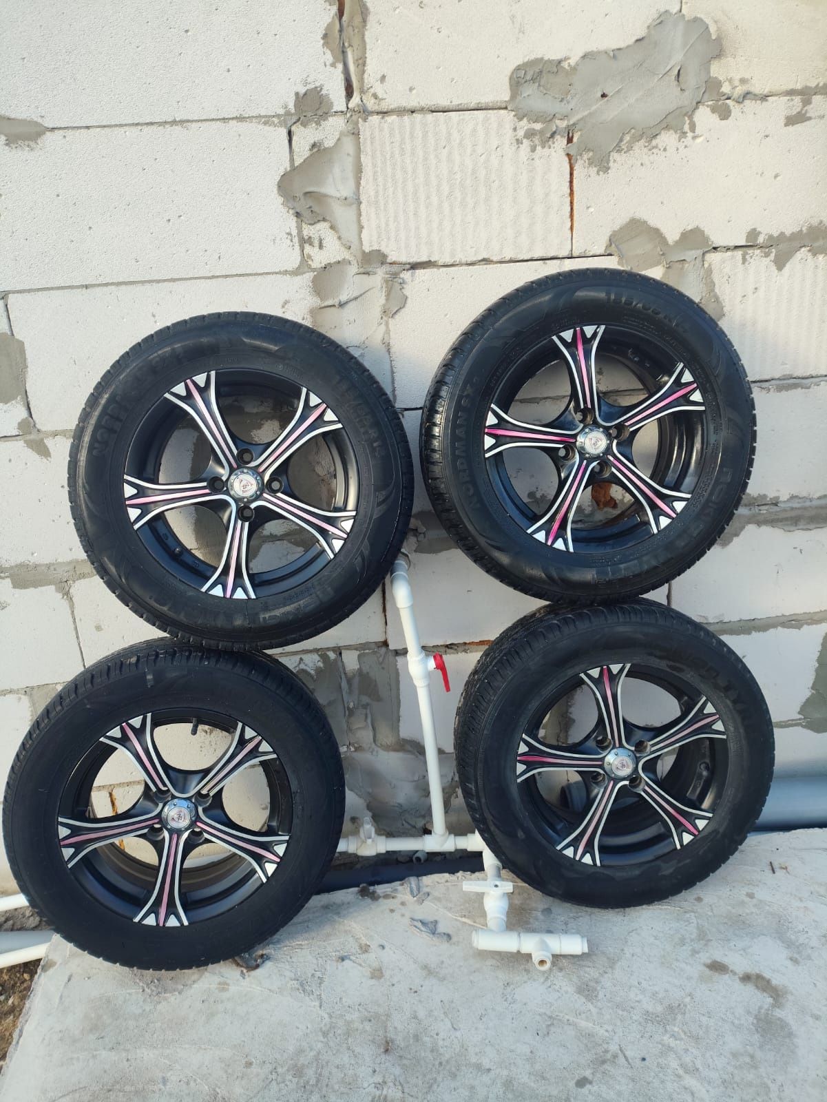 Продам титашки R14